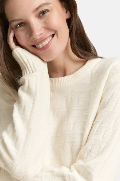 Pull à col rond blanc de Tom Tailor, avec un motif texturé ton sur ton discret.