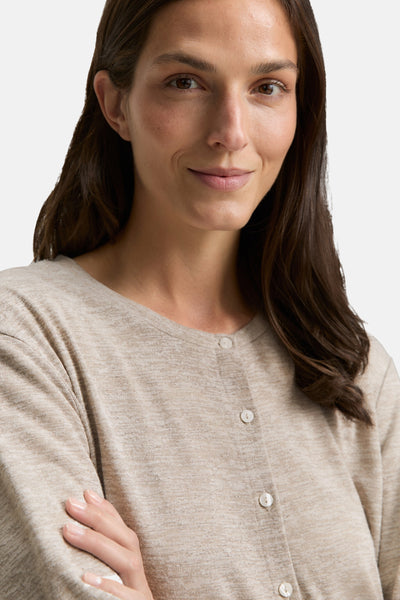 Cardigan beige de Tom Tailor, avec boutons sur le devant et manches longues.