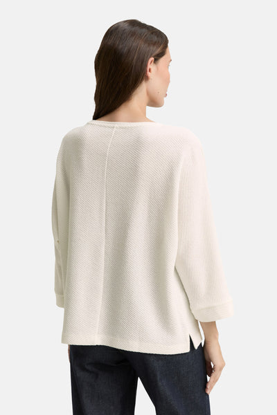 Witte rondehals sweatshirt van Tom Tailor, wafelstructuur, driekwartmouwen en een relaxte pasvorm, achterzijde.