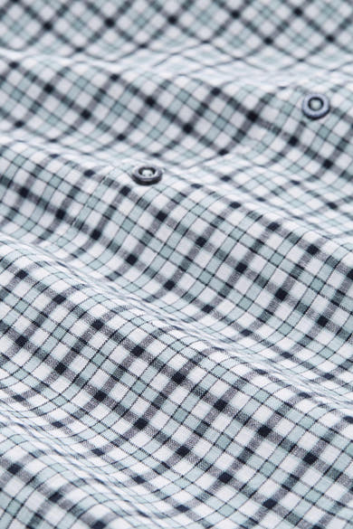 Chemise à manches longues multicolore de Tom Tailor avec motif à carreaux et boutons apparents.
