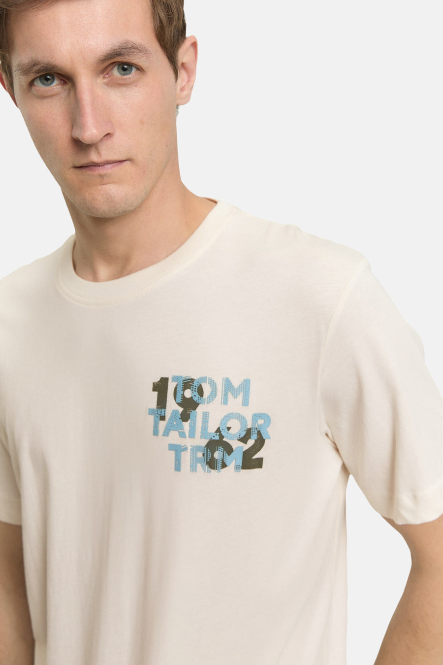 Ecru T-shirt met korte mouwen van Tom Tailor met een grafische print op de borst.