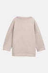 Beige ronde hals sweatshirt van Tom Tailor, in getextureerde stof met plooien en schaduwen.