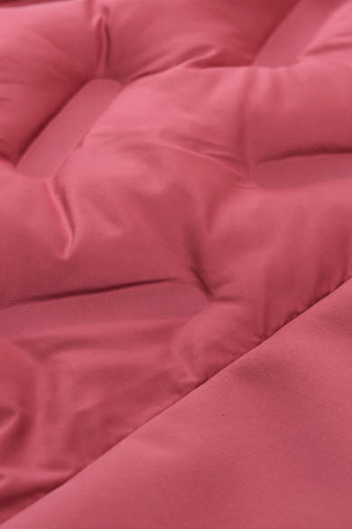 Korte roze jas van Tom Tailor, gewatteerde stof met ruitvormige stiksels.