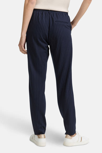 Blauwe gestreepte broek van Tom Tailor, met elastische tailleband, achterzicht.
