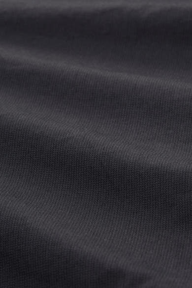Korte effen blauwe short van Tom Tailor, met een subtiele textuur en lichte kreukels.