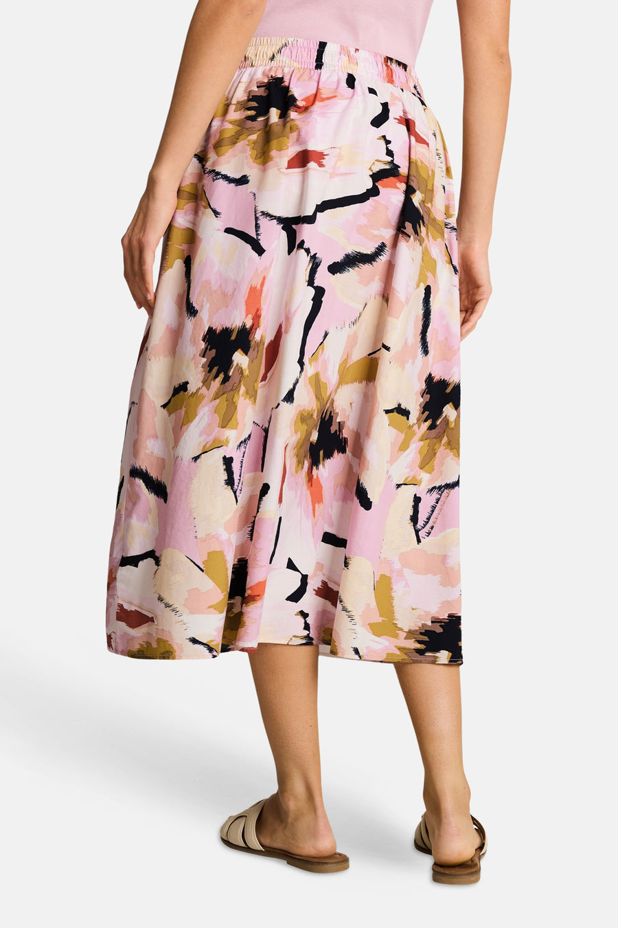 Jupe 3/4 multicolore de Tom Tailor, à motif abstrait brossé et taille élastiquée, vue de dos.