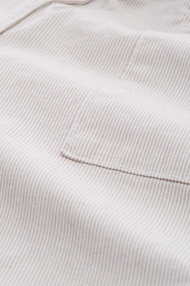 Korte beige short van Tom Tailor in stof met fijne strepen, met zakdetail en zichtbare naden.