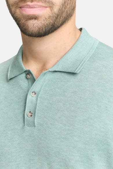 Pull vert de Tom Tailor, à manches courtes, avec boutons, en coton et texture fine.