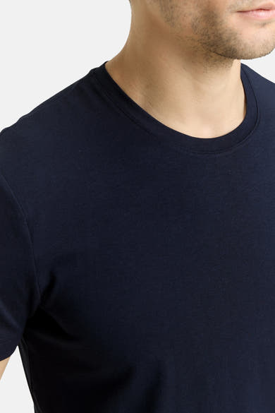 T-shirt à manches courtes bleu de Tom Tailor, montrant le col rond et la texture du tissu.