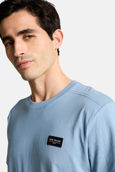 Blauw T-shirt met korte mouwen van Tom Tailor, met een vierkante logopatch op de borst.