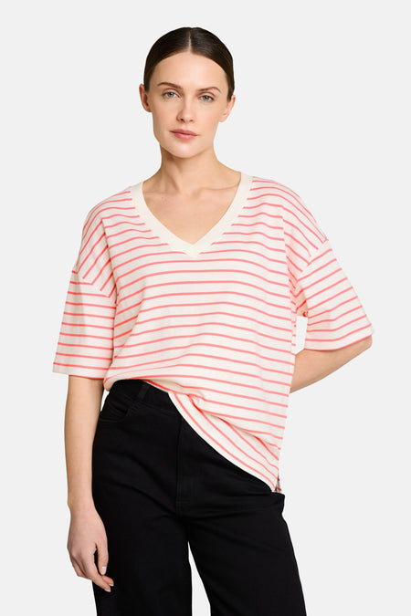 Rood-wit gestreept T-shirt van Tom Tailor, met V-hals en korte mouwen.