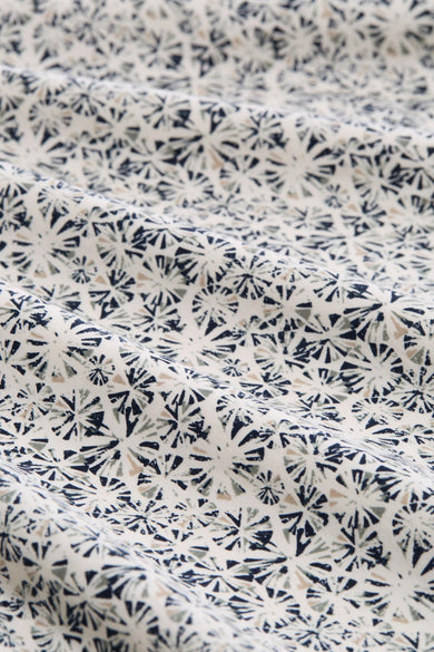 Chemise à manches longues multicolore de Tom Tailor avec un motif fleuri sur toute la surface.