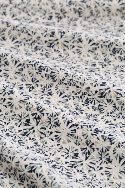 Chemise à manches longues multicolore de Tom Tailor avec un motif fleuri sur toute la surface.