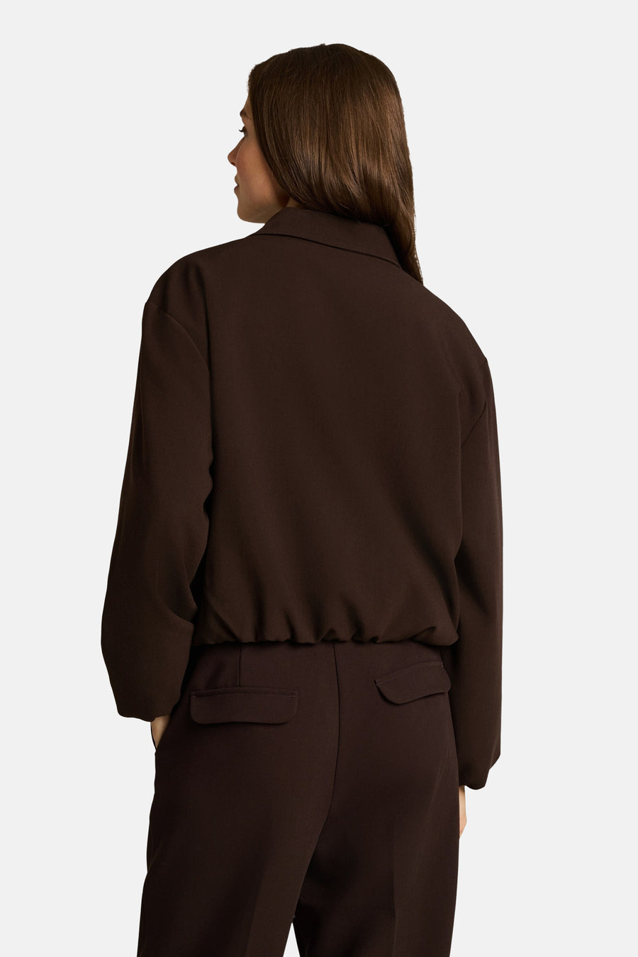 Blouson brun pour femme de Tom Tailor, vue arrière, coupe ample avec poches plaquées, tissu lisse et structuré