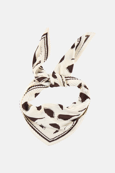 Foulard multicolore par OPUS, à motif abstrait marron et plis décoratifs.
