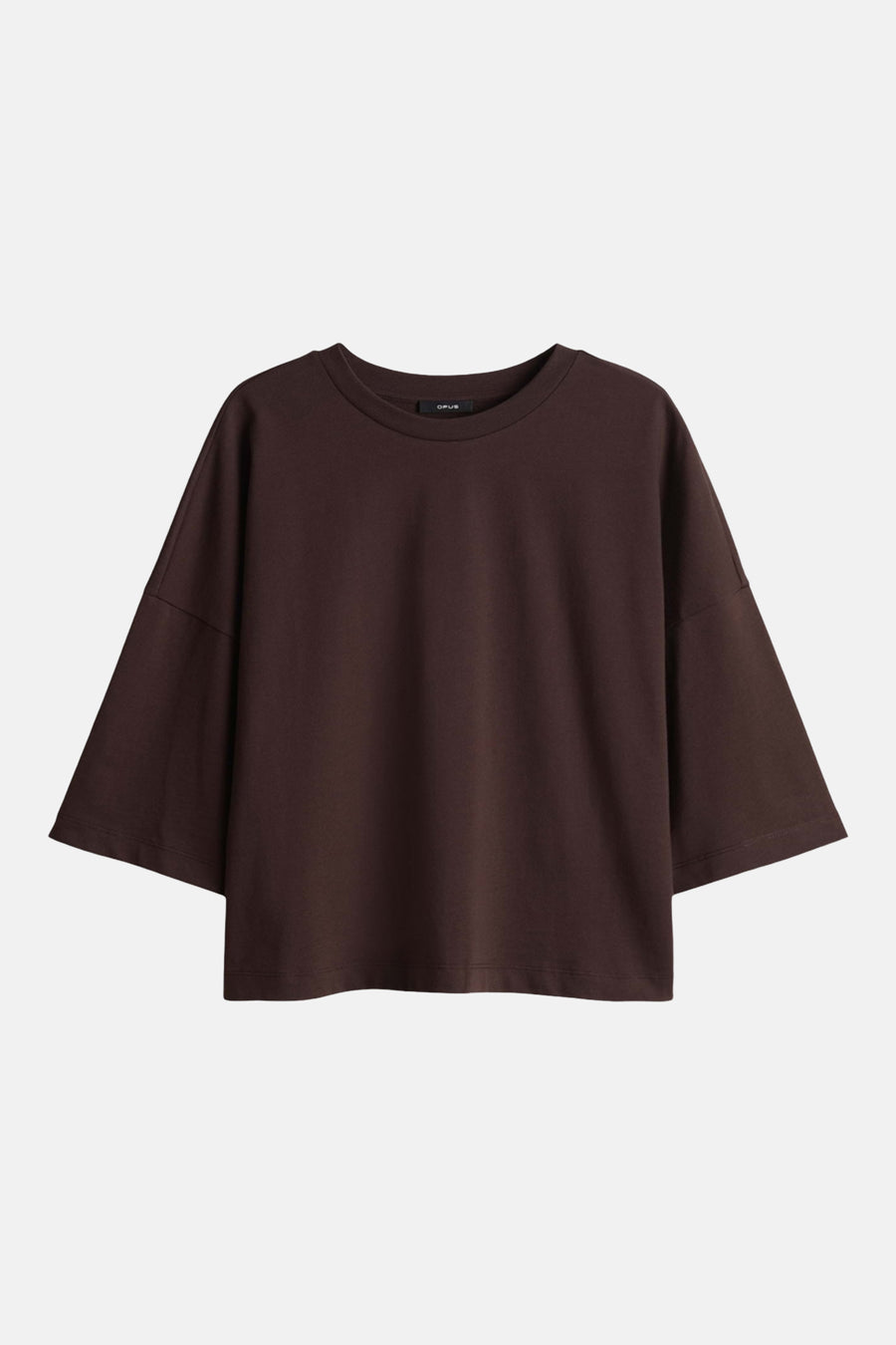 T-shirt marron à manches courtes de OPUS, coupe ample et décontractée sur fond neutre.