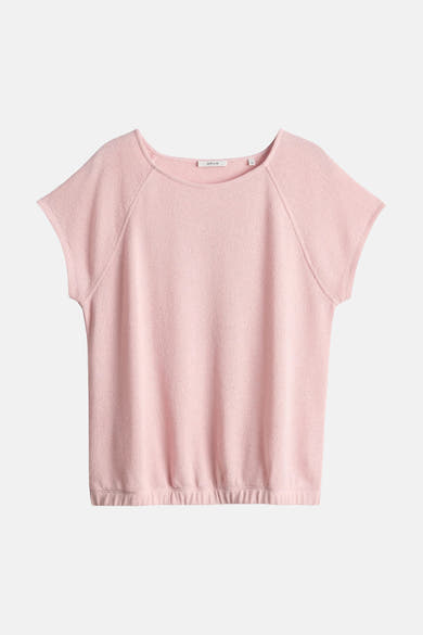 Top rose uni à manches courtes de OPUS avec encolure bateau, manches raglan et ourlet élastiqué en maille texturée.