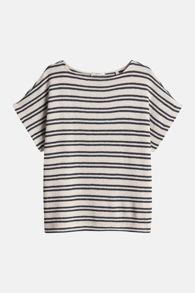 T-shirt à rayures blanc cassé et bleu marine de OPUS, à manches courtes, en maille texturée avec col bateau.