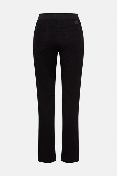 Jean noir pour femme de RAPHAELA, coupe droite classique avec poches arrière discrètes.