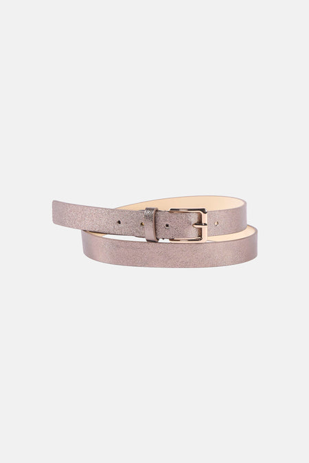 Gouden riem van Access® met een gouden rechthoekige gesp en glanzende textuur.