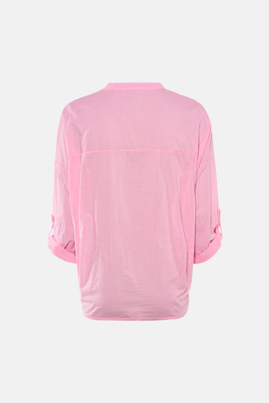 Chemisier rose à manches longues de Terra di Siena, avec manches retroussées et coupe décontractée.