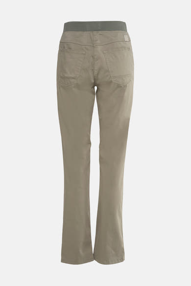 Jean slim kaki de RAPHAELA, avec une taille élastique confortable et des poches arrière discrètes.