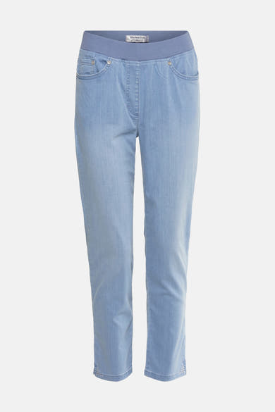 Slim jeans in lichtblauw denim van Raphaela, met een zak en een elastische tailleband.