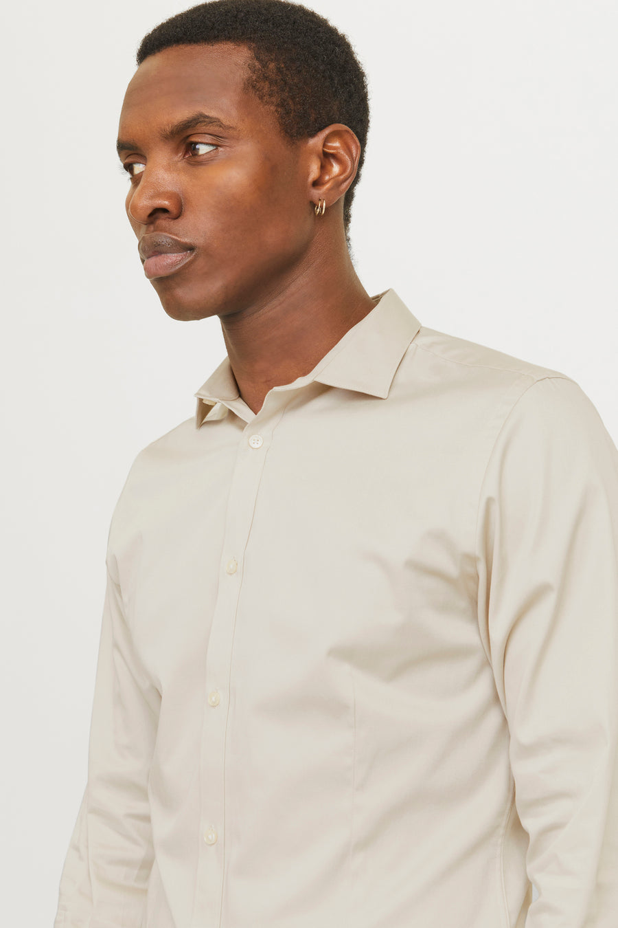 Ecru overhemd met lange mouwen van PREMIUM by JACK & JONES, met knopen en klassieke kraag.