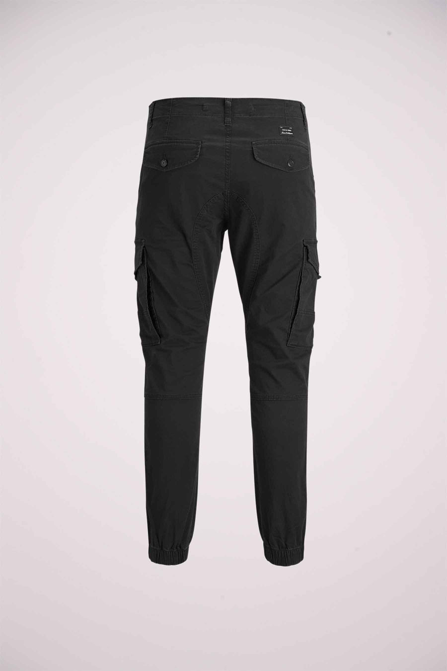 Pantalon cargo noir de JACK & JONES JEANS INTELLIGENCE avec poches latérales et ourlets élastiqués, vue arrière.