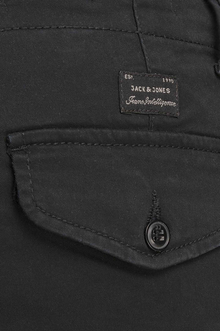 Pantalon cargo noir de JACK & JONES JEANS INTELLIGENCE avec poche à bouton et coutures apparentes.