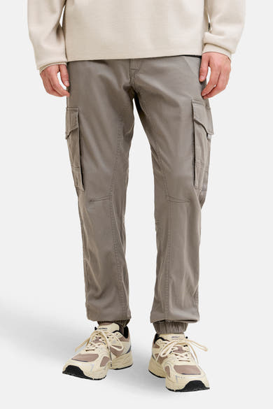 Bruine cargobroek van JACK & JONES JEANS INTELLIGENCE, met zijzakken en elastische onderkant.
