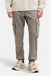 Bruine cargobroek van JACK & JONES JEANS INTELLIGENCE, met zijzakken en elastische onderkant.