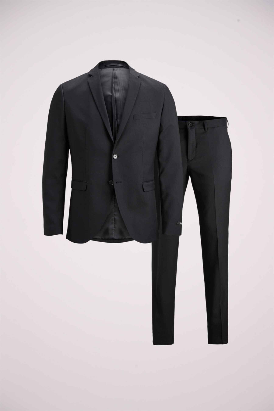 Pantalon de costume noir de PREMIUM by JACK & JONES, accompagné d'une veste de costume noire assortie sur fond uni.