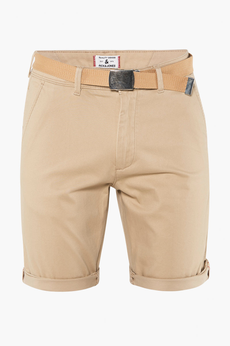 Korte beige short van JACK & JONES JEANS INTELLIGENCE, met gevlochten riem en omgeslagen zomen, achterzijde.