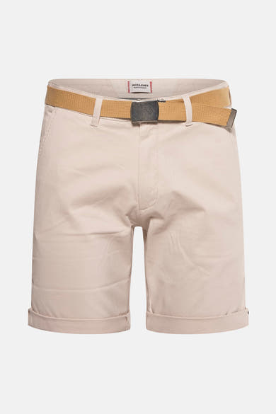 Korte beige short van JACK & JONES JEANS INTELLIGENCE, met een lichtbruine gevlochten riem met metalen gesp.