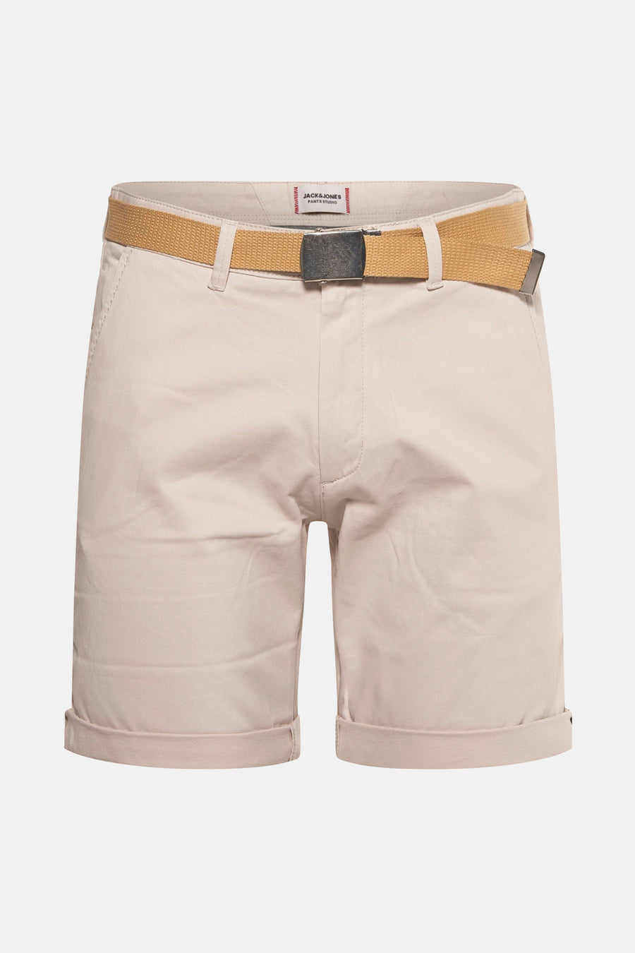 Korte beige short van JACK & JONES JEANS INTELLIGENCE, met een lichtbruine gevlochten riem met metalen gesp.