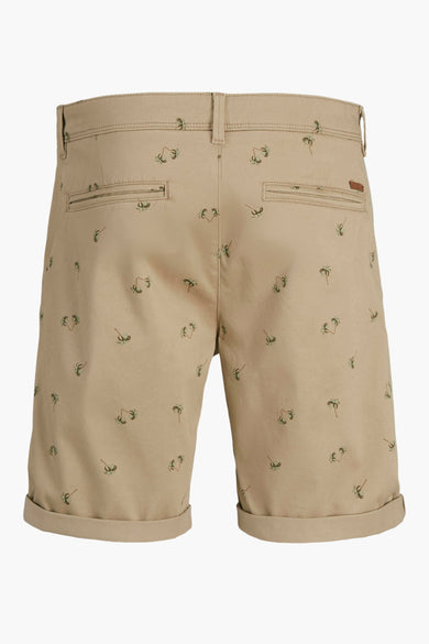 Beige Bermuda van JACK & JONES JEANS INTELLIGENCE met palmprint en omgeslagen zomen, achterzijde.