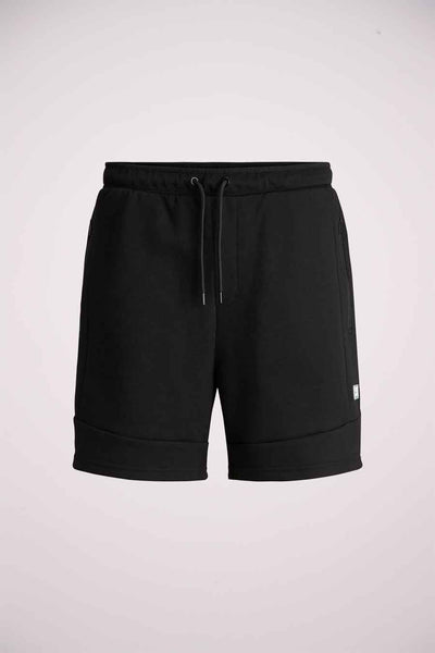 Short noir de JACK & JONES JEANS INTELLIGENCE, avec cordon de serrage à la taille et ourlets roulés.