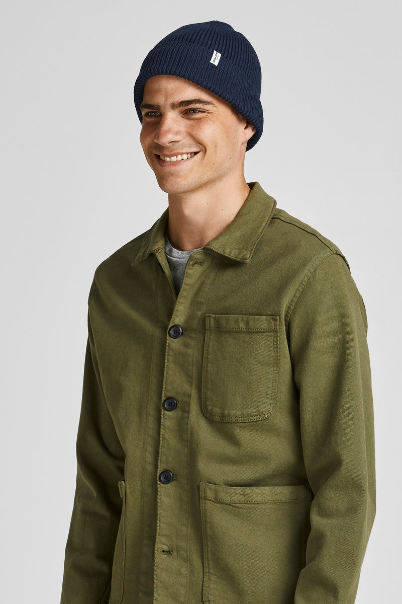 Bonnet bleu par ACCESSORIES BY JACK & JONES, en maille côtelée avec un petit logo blanc.