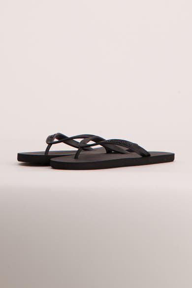 Tongs bleues de Accessories by Jack & Jones, minimalistes, avec des brides fines et texturées.