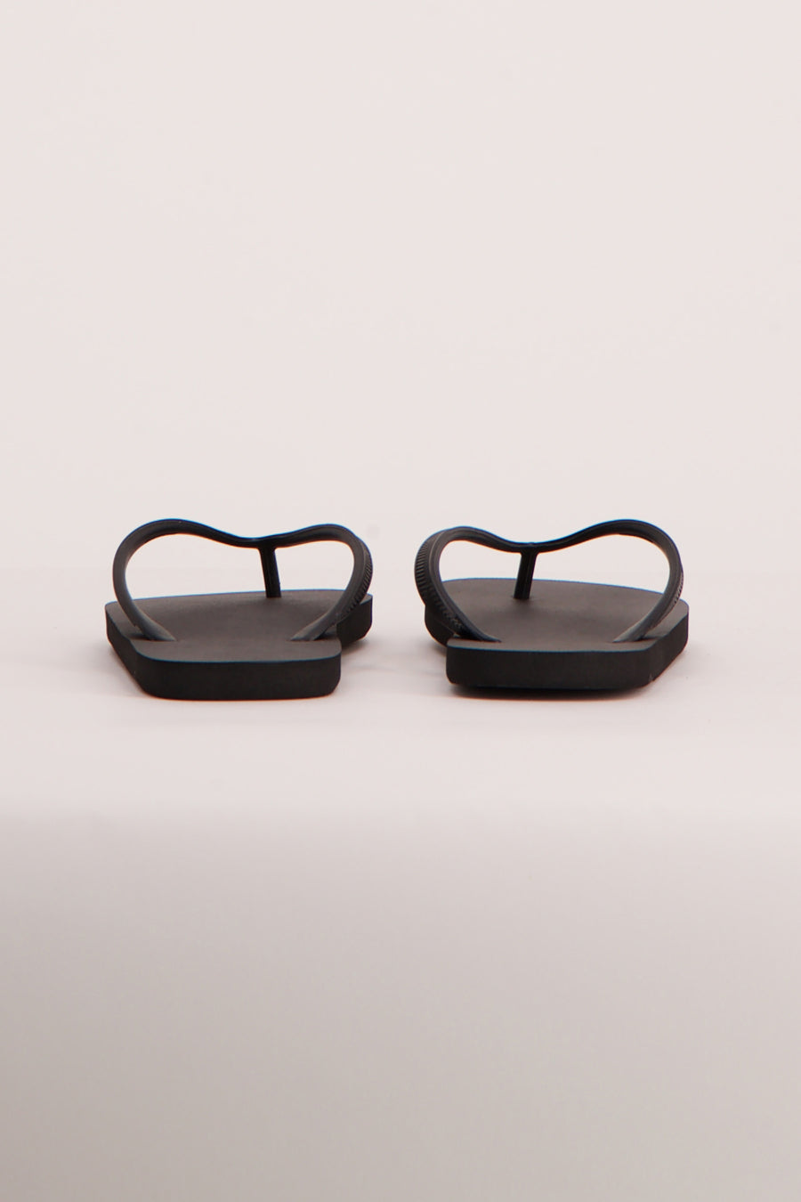 Tongs bleues de ACCESSORIES BY JACK & JONES, vues de dos, sur fond neutre.