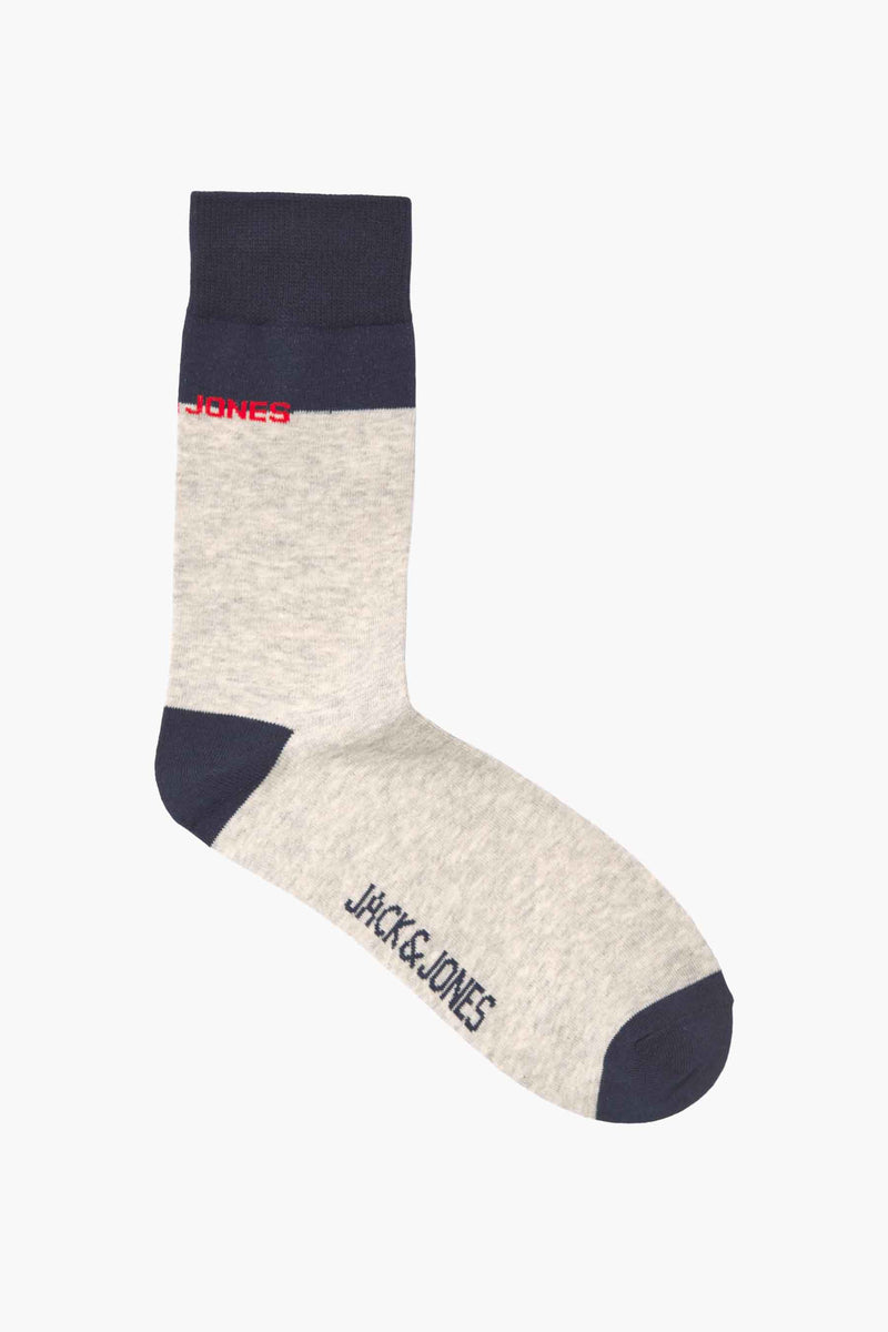 Grijze sok van ACCESSORIES BY JACK & JONES, met marineblauwe inzetstukken en rood logo.