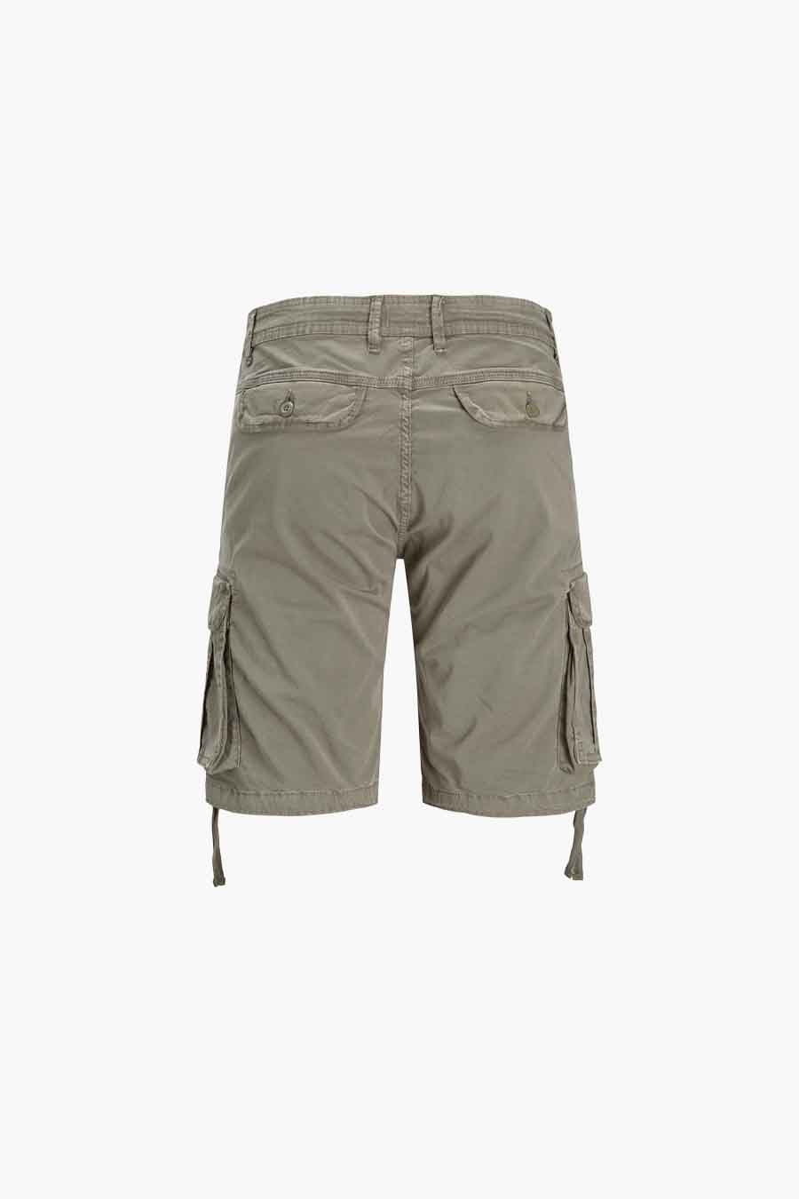 Korte groene cargo van JACK & JONES JEANS INTELLIGENCE, met knoopbare zij- en achterzakken.