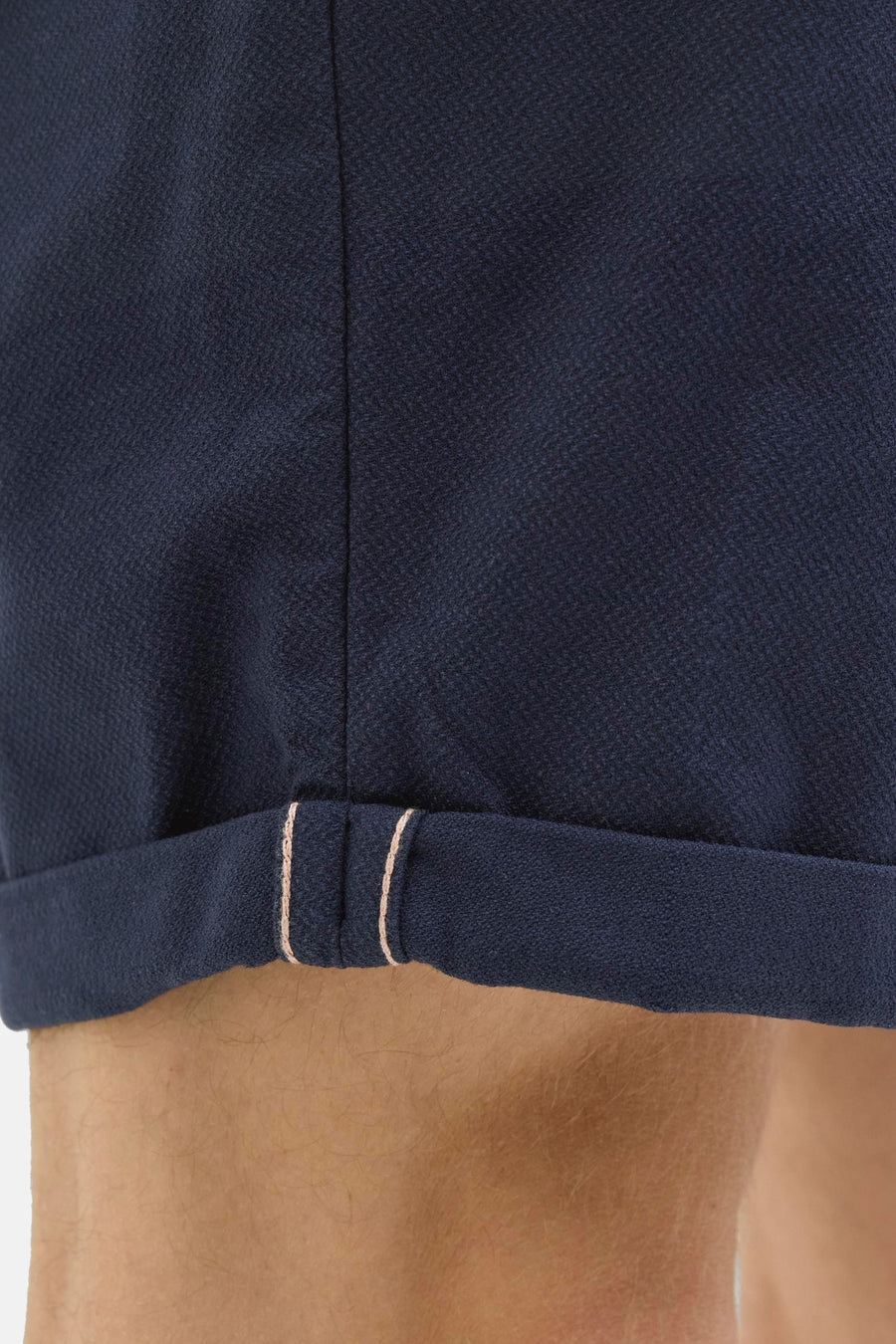 Short bleu marine de JACK & JONES JEANS INTELLIGENCE, avec revers affichant une lisière contrastée.