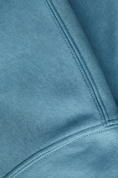 Blauwe sweater van ORIGINALS BY JACK & JONES, stikseldetail, gebreide textuur.