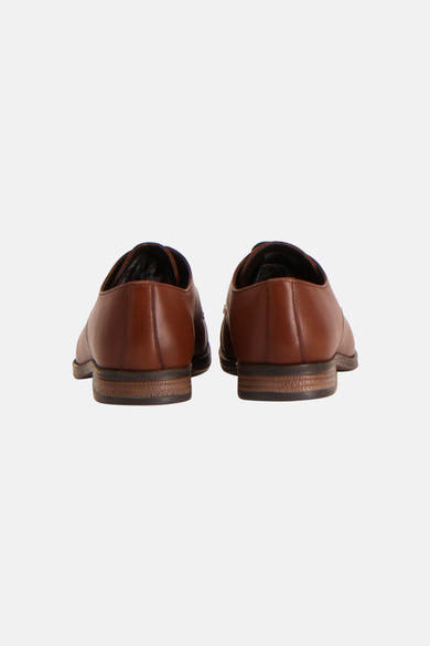 Chaussures habillées marron de ACCESSORIES BY JACK & JONES, vue de dos, avec des talons empilés.