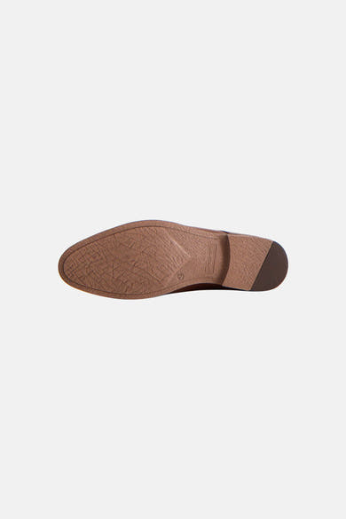 Chaussures marron de ACCESSORIES BY JACK & JONES, vue de dessous avec semelle texturée et talon brun foncé, taille 39.