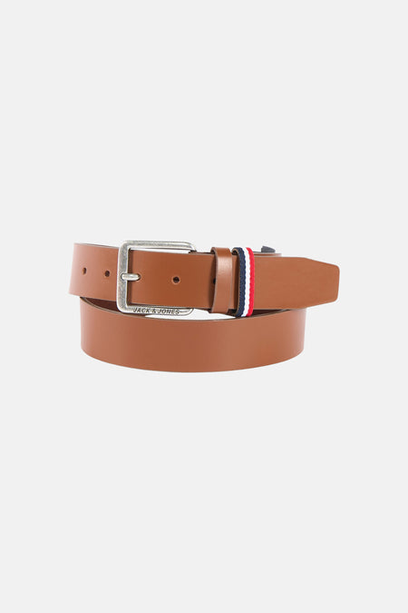 Ceinture marron en cuir d'ACCESSORIES BY JACK & JONES avec boucle argentée et bande tricolore.