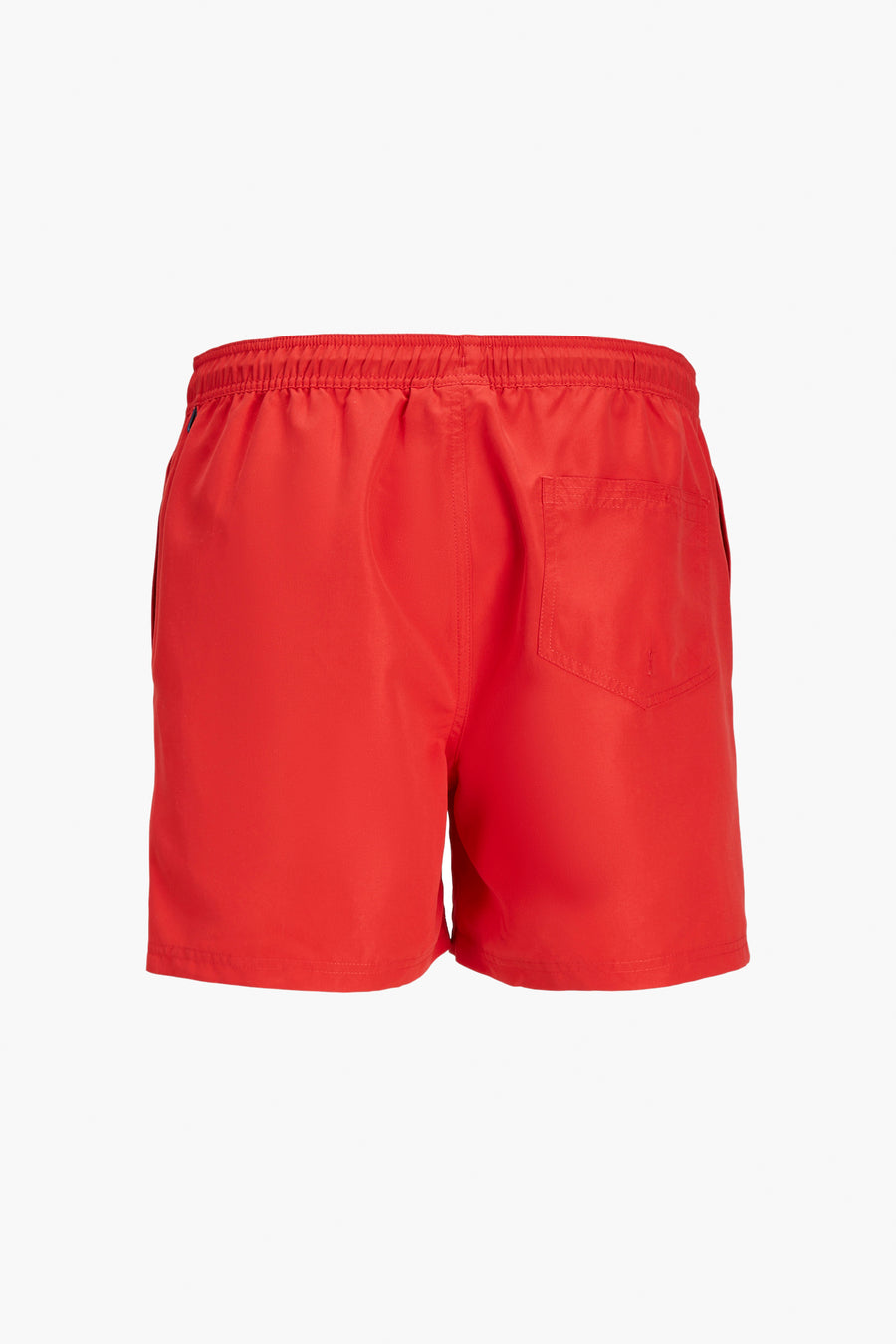 Short de bain rouge de JACK & JONES JEANS INTELLIGENCE avec poche arrière sur fond blanc.

