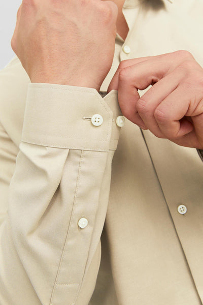 Beige overhemd met lange mouwen van PREMIUM BY JACK & JONES, met knoopmanchet en zichtbare stikseldetails.